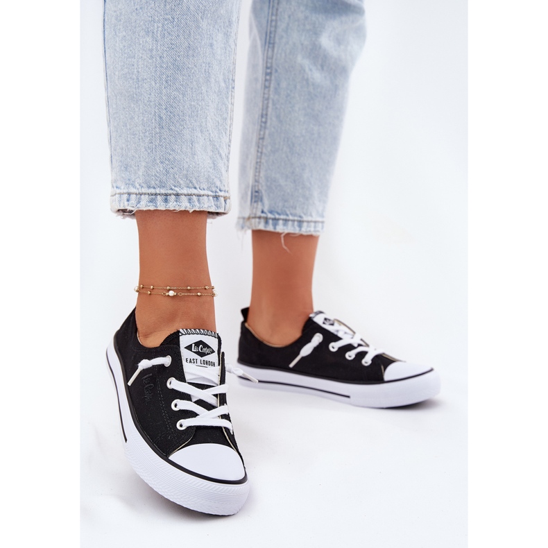 Aineelliset naisten lenkkarit Lee Cooper LCW-25-02-3299L Black musta 2