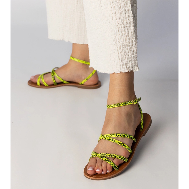 Keltaiset sandaalit tasaisella pohjalla keltainen 2