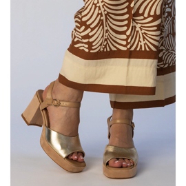 Naisten kullanväriset korkeakorkoiset sandaalit kultainen 1