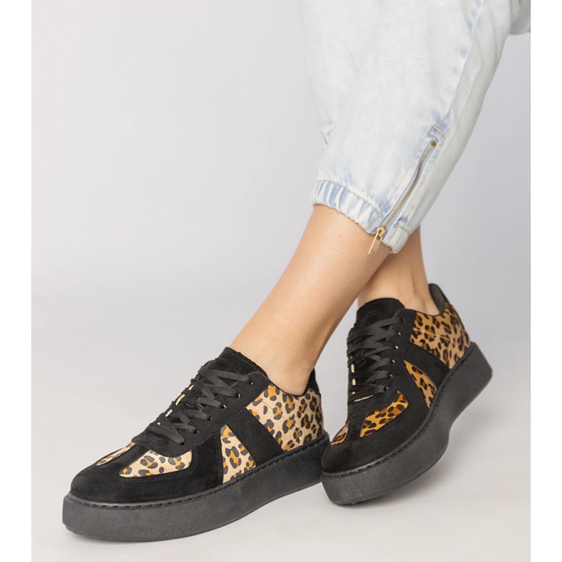 Naisten lenkkarit musta 2