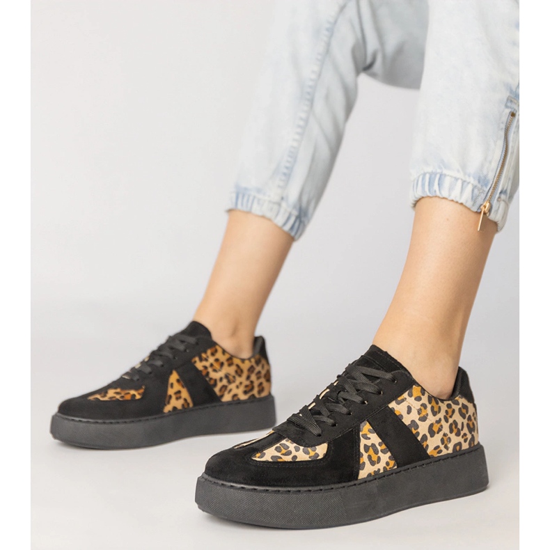 Naisten lenkkarit musta 1