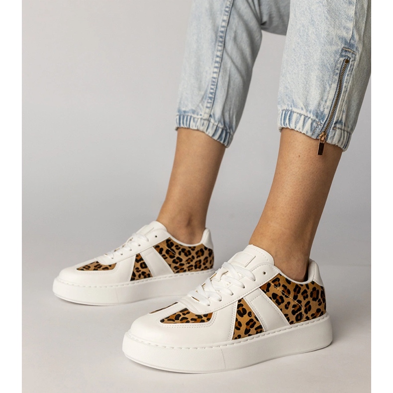 Naisten valkoisen istuimen lenkkarit valkoinen 1