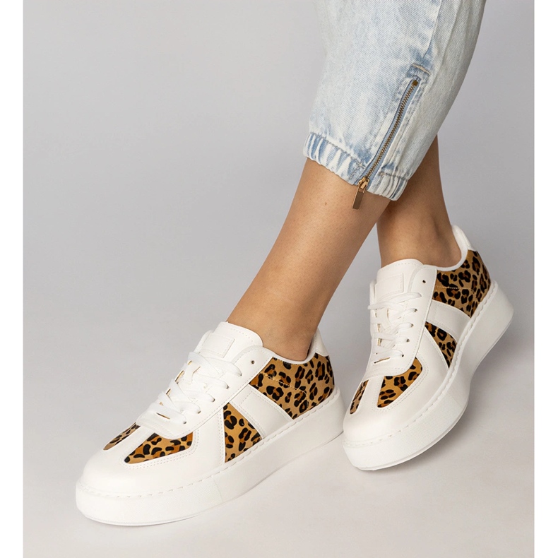 Naisten valkoisen istuimen lenkkarit valkoinen 2