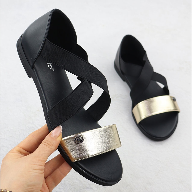 EVento Naisten sandaalit, joissa on mustia pyyhkeitä 3884 musta 1