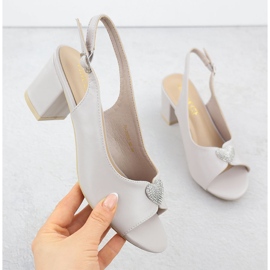 Naisten sandaalit postitse koristeellinen sydän harmaa Vinceza 20262 1