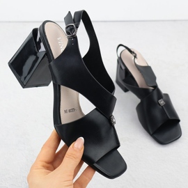 Naisten sandaalit koristeellisessa postitse musta Vinceza 62238 1