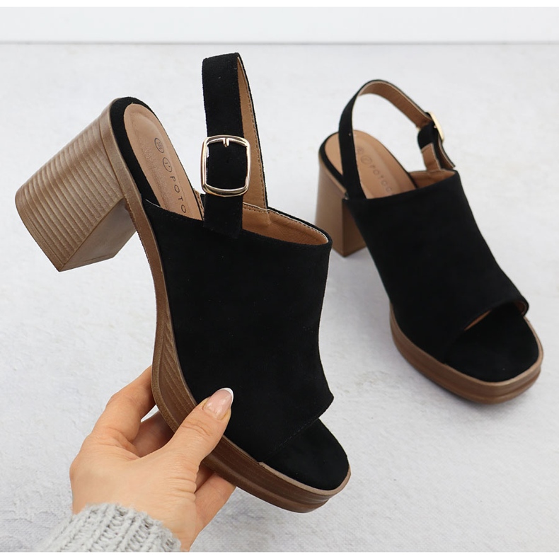 Naisten mokkanan sandaalit Black Potocki Post 54313 musta 1