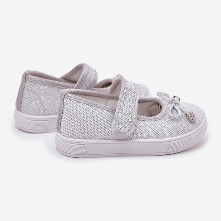 Lasten balleriinit hopeajousella 2