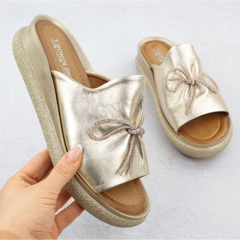 Naisten nahkainen flip Flops T.Sokolski L25-154 kultainen 1