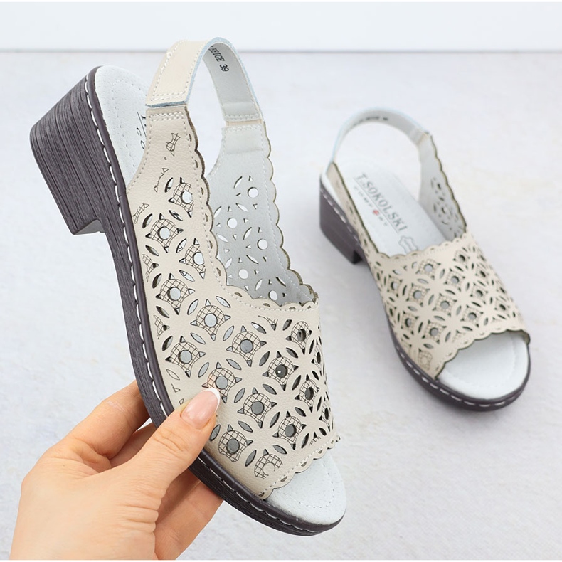 Avointyöt Naisten nahkaiset sandaalit pad beige t.sokolski l25-25 1