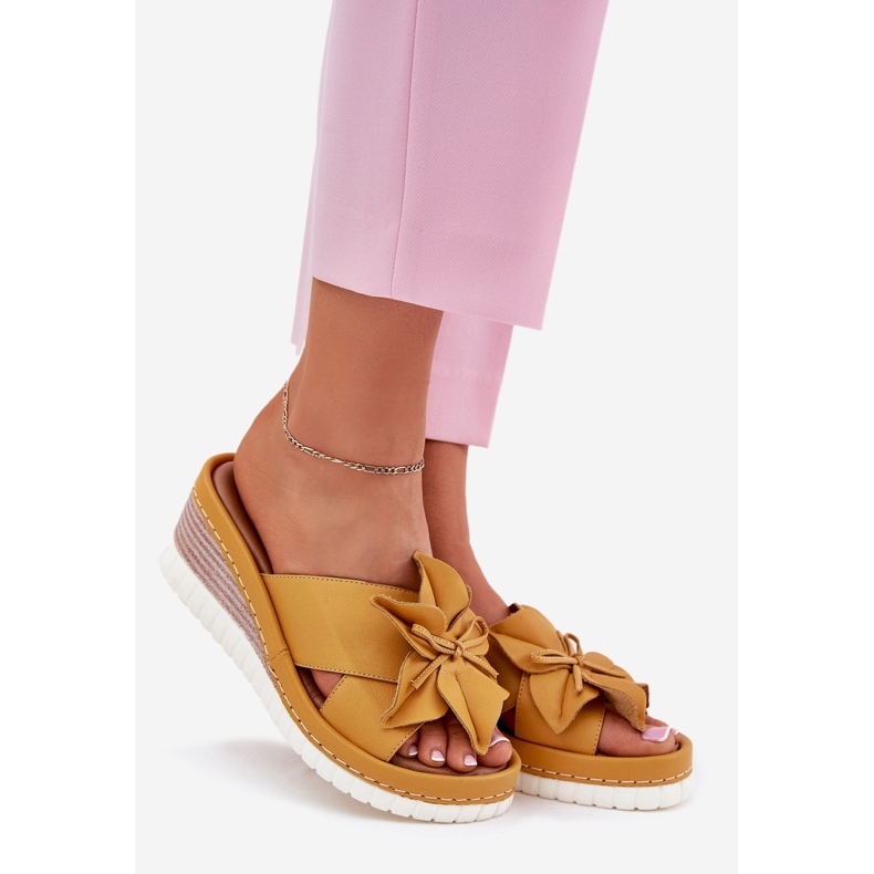 Naisten nahkakiilat koristeellisella kukka -artikerilla 52c0504 keltainen 1