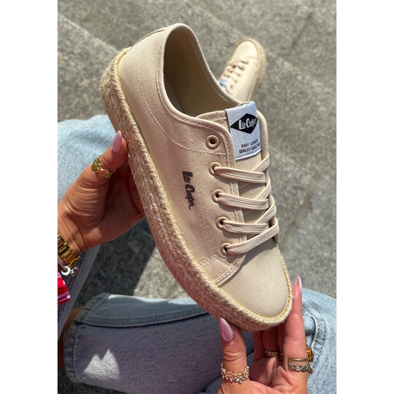 Naisten lenkkarit Lee Cooper LCW-25-44-3215 Braidin kanssa beige 1