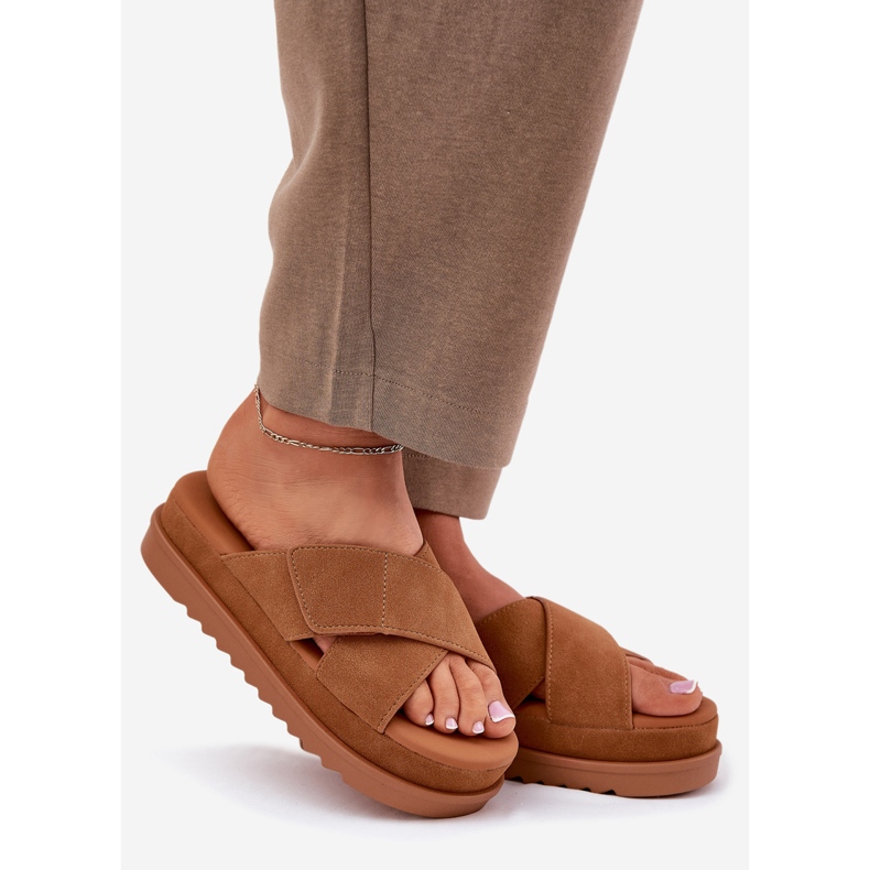 Naisten flip flops lavalla kamelin toisiinsa kietoutuvilla raidoilla ruskea 1