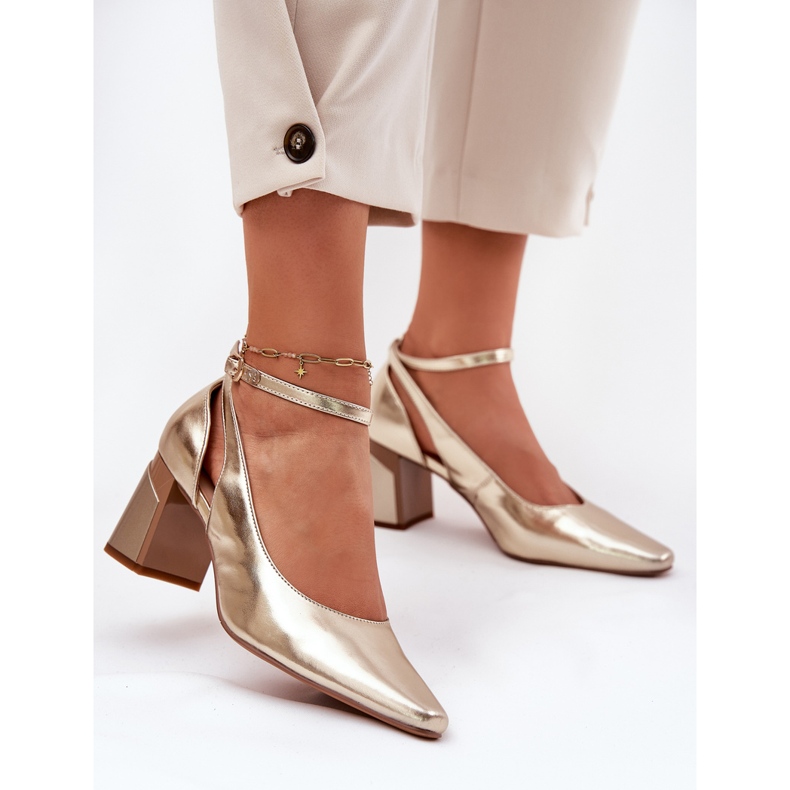 Nahkapumput Maciejka K6816-25 PLN kultainen 1