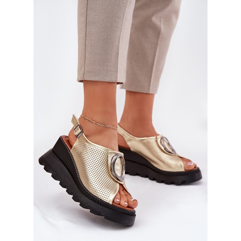 ARTIKER Naisten nahkaiset sandaalit, joissa on kiila koristeella Artker 56C0109 Zlotys kultainen 2