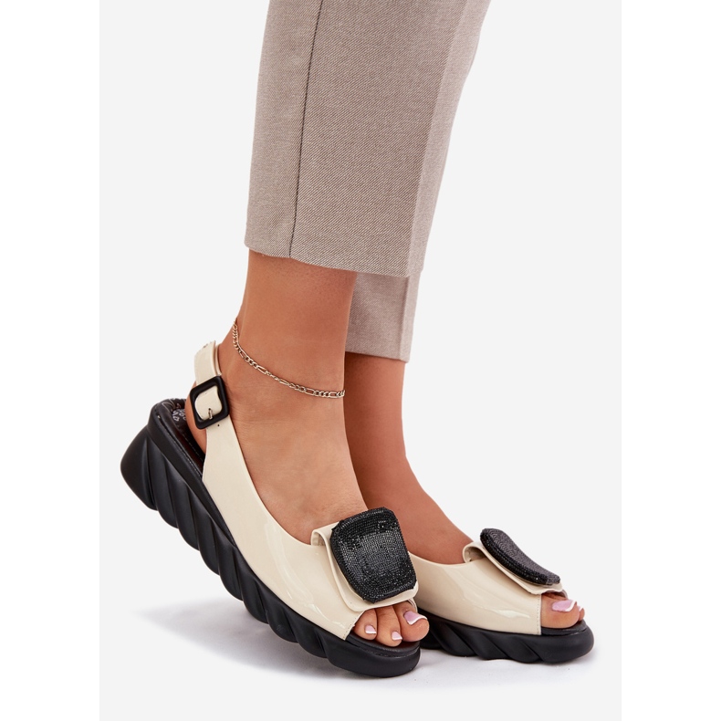 Nahkakakatut naisten sandaalit, joilla on muinainen sisustus Artiker 56c1567 beige 1