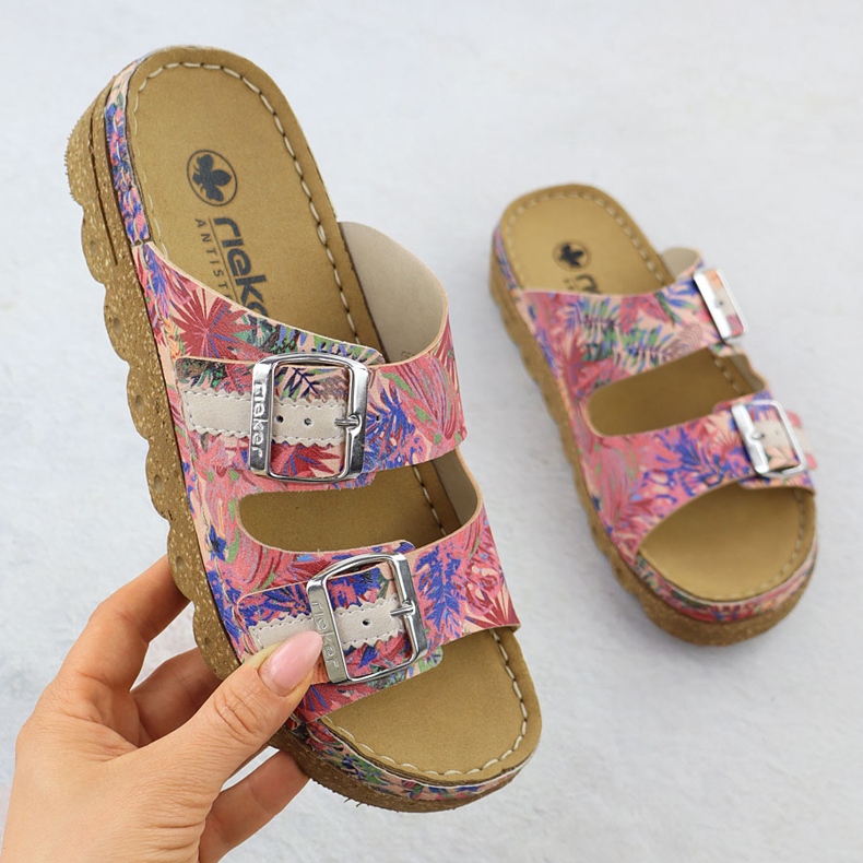 Naisten tossut laiturilla vaaleanpunaisten soljen kanssa Rieker V8751-90 vaaleanpunainen 1