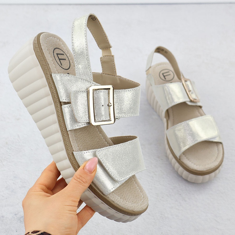 Filippo 7040 nahkaisten naisten nahkaiset sandaalit kultainen 1