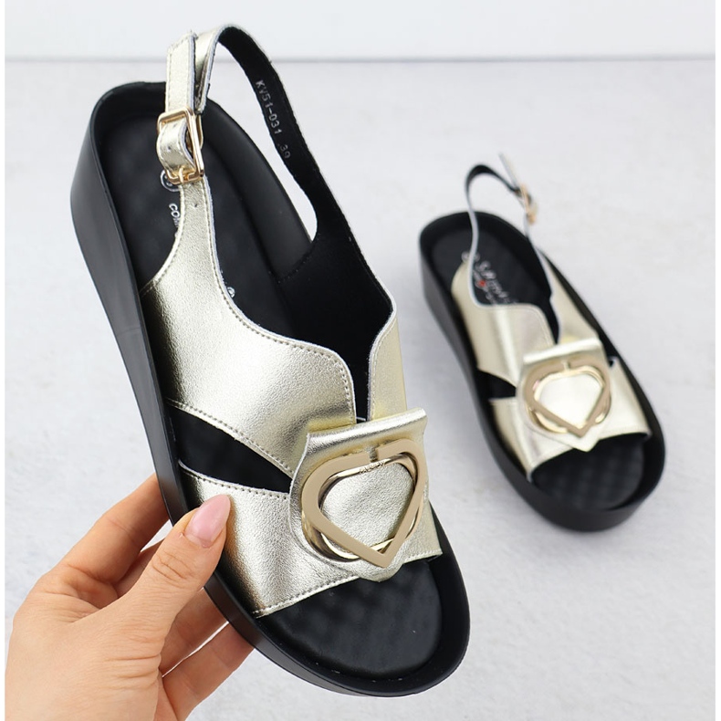 S.Barski Naisten nahka sandaalit Złote S. Barski KV51-031 -kiilat kultainen 1