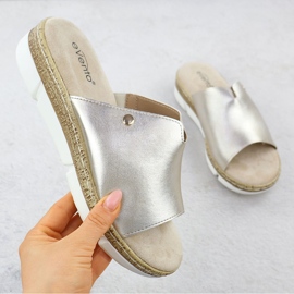 Vinceza Naisten flip -Flops Golden Evento 8832 -metallikorkeudessa kultainen 1