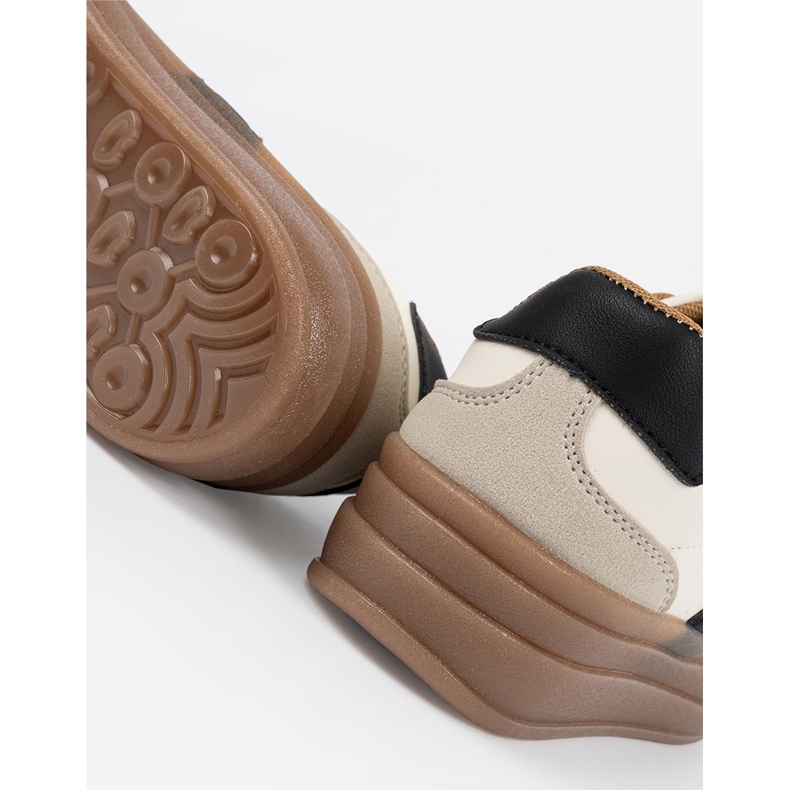 Shelvt Naisten beigenväriset urheilukengät 2