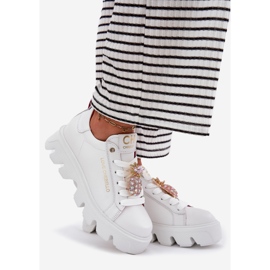 CheBello Nahka -lenkkarit koristeellisella rintakorulla Porabello 4651 valkoinen 1