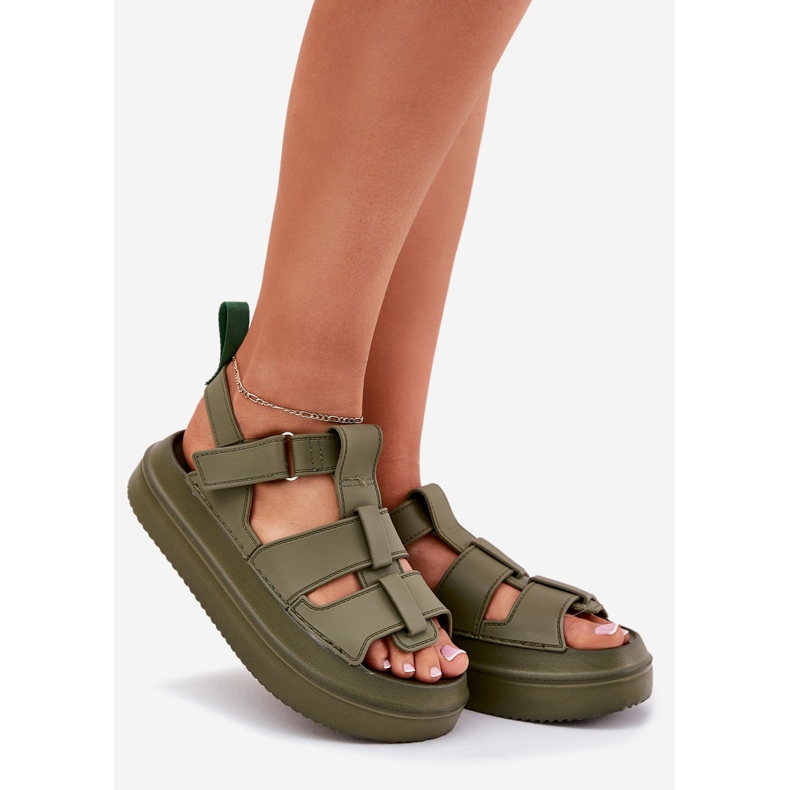 Inna Naisten sandaalit vihreällä alustalla 1