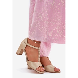 EVento Naisten sandaalit postissa koristeellisella ekologisella nahkavyöllä kultainen 1