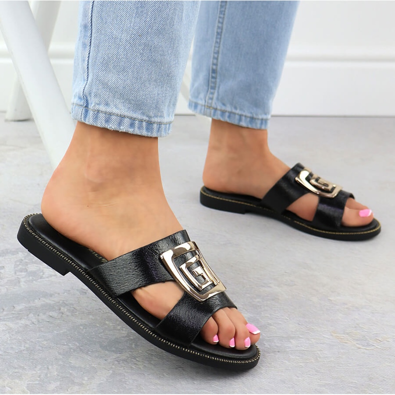 Mustat naisten tossut, joissa koristeena musta Filippo 1