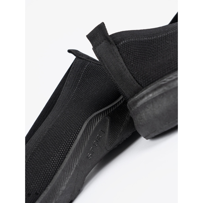 Shelvt Mustat slip-on urheilukengät 1