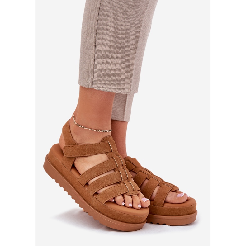 Inna Naisten sandaalit kamelin mokkanahka -alustalla ruskea 1