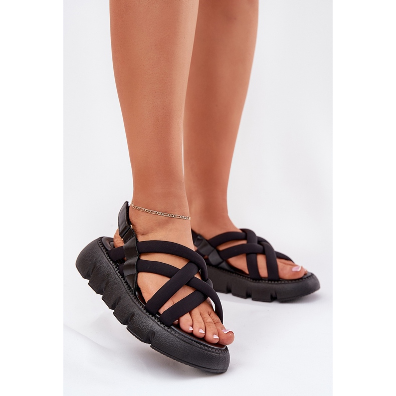 Inna Naisten sandaalit laiturilla mustilla raidoilla musta 2