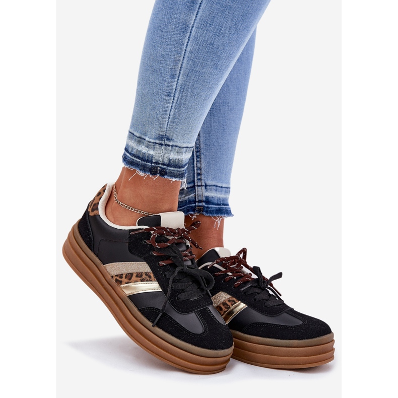 Inna Naisten lenkkarit laiturilla kaksinkertaisella nauhalla mustalla leopardipainalla 1