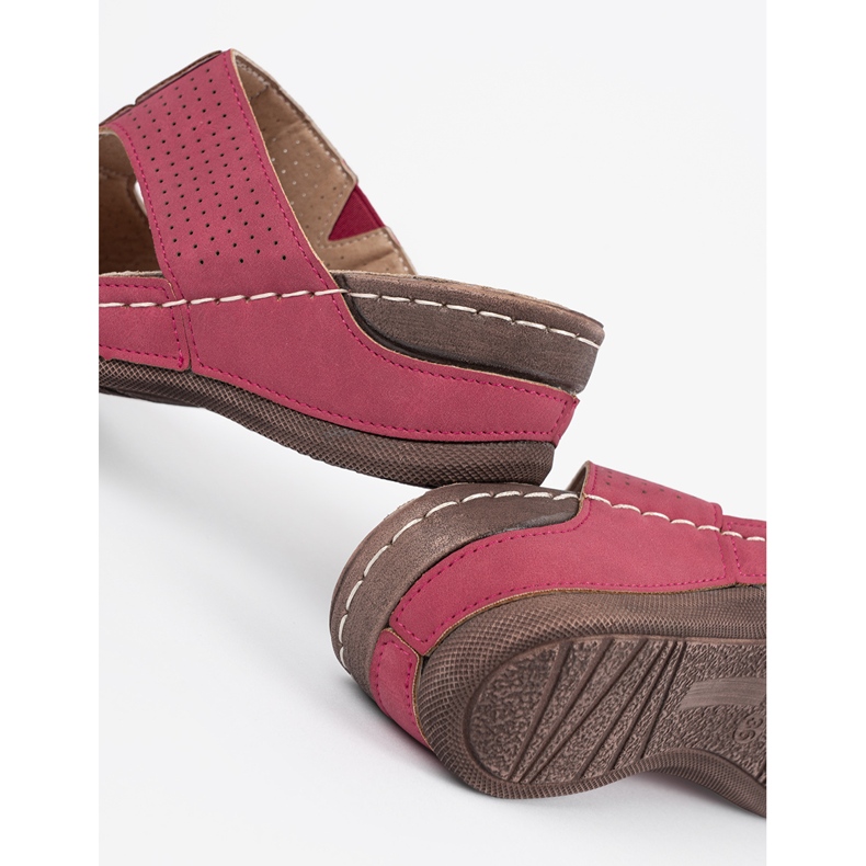 Shelvt Punaisten naisten tossut alustalla punainen 1