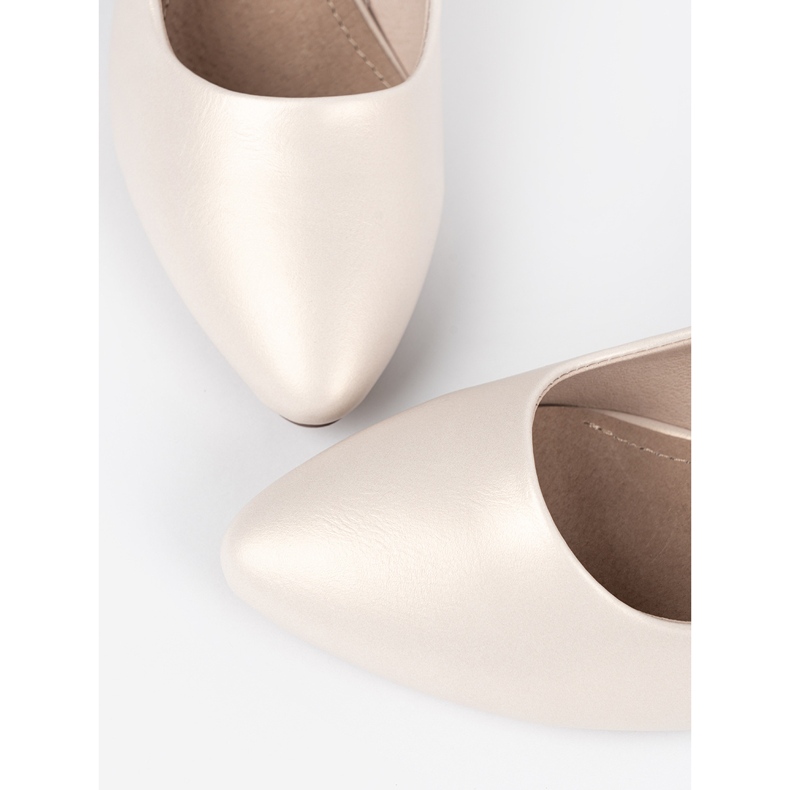 Kevyt beige pumppaa sergio leone 1