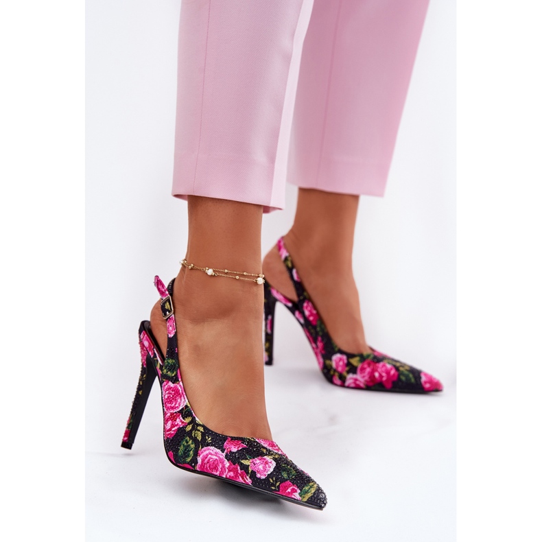 Inna Sisustetut sandaalit korkokengillä mustilla ruusuilla musta 2