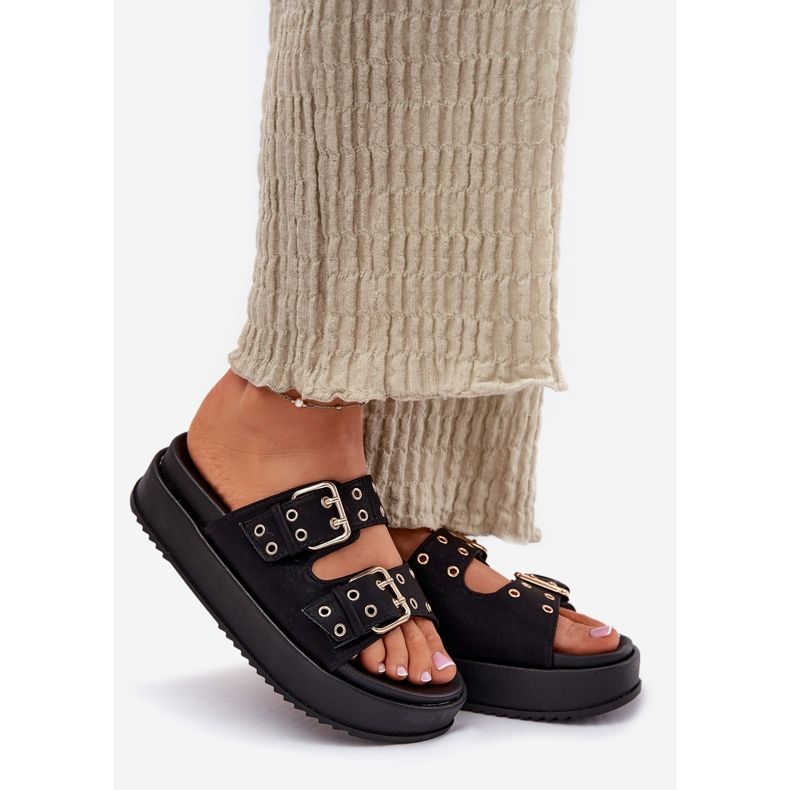 Inna Naisten läppä musta 1