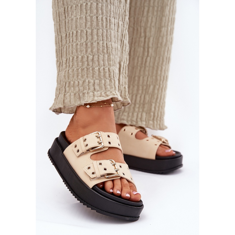 Inna Naisten flip flops soljella laiturilla beige 2