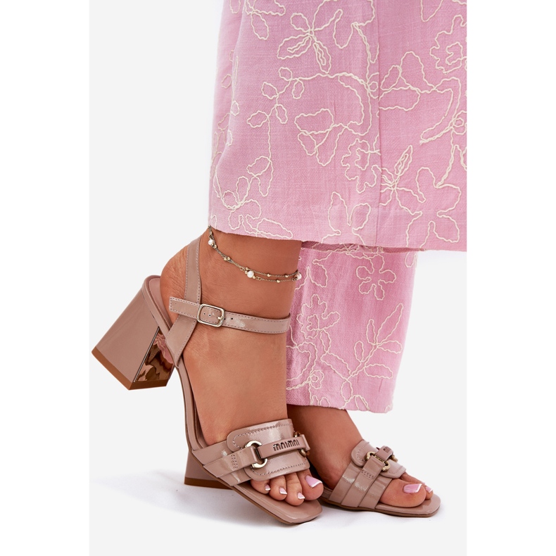 EVento Nahka lakattu naisten sandaalit postitse beige 1