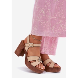 EVento Naisten sandaalit postitse kultaisella sisustuksella beige 1