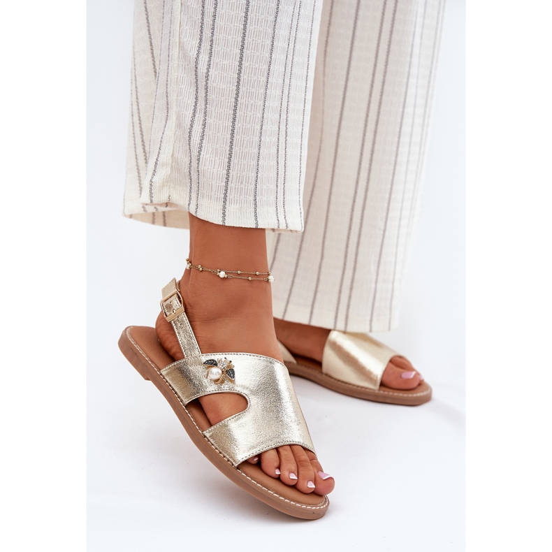 Litteät naisten sandaalit, joissa on koristeellinen Vinceza -yksityiskohta 17378 Zlotys kultainen 2
