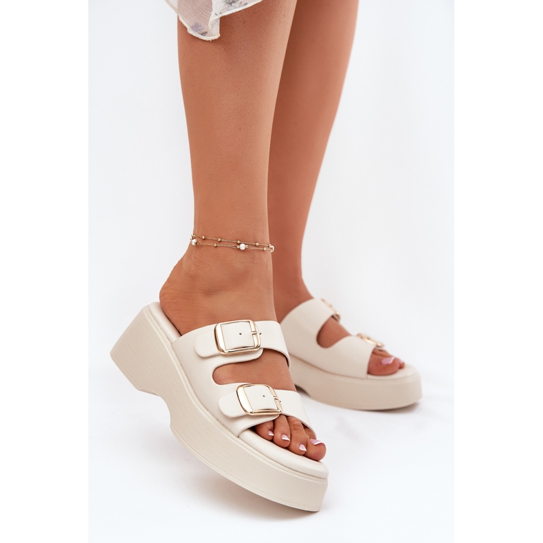 Inna Naisten flip flops kiilassa ja alustana kiinnittimellä kevyesti beige 2