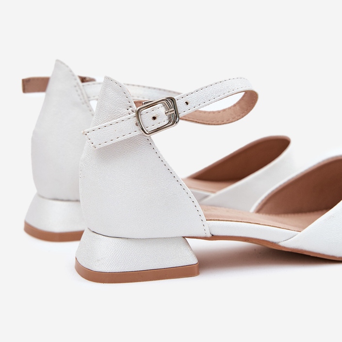 EVento Lasten kiiltävä matalalla olevat sandaalit valkoiset valkoinen 1