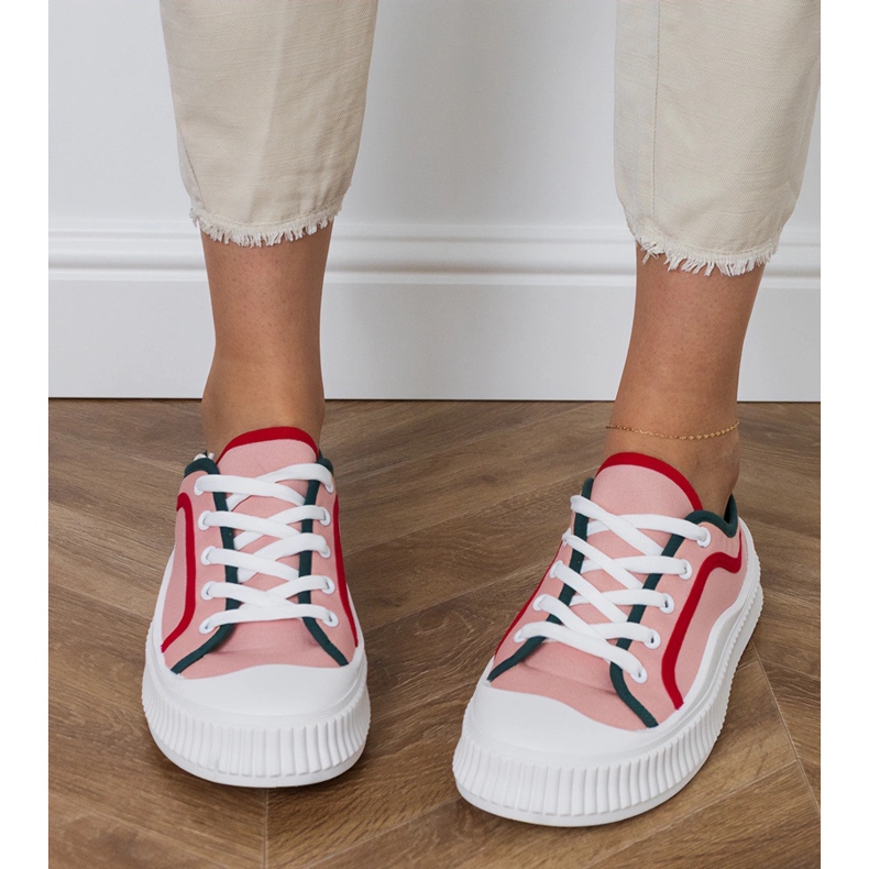 Vaaleanpunaiset naisten lenkkarit laiturilla vaaleanpunainen 1