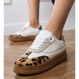Valkoiset lenkkarit, joissa on leopardin lisävaruste valkoinen 3