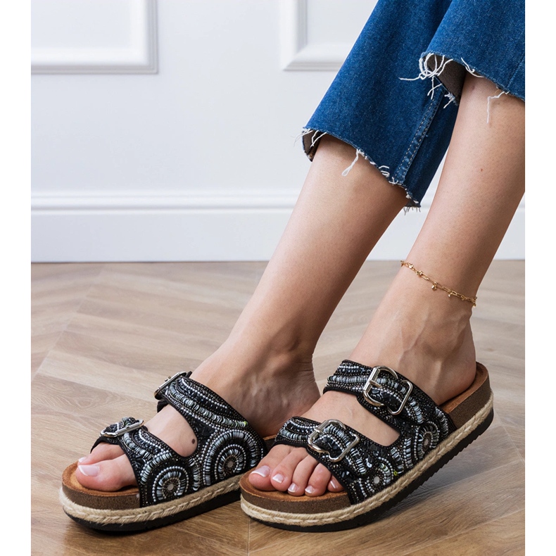 Musta etninen läppä 2