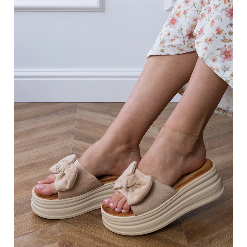 Brown Flip flops lavalla keulalla ruskea 2