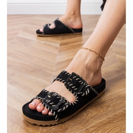 Black Flip Flops -solkut ja kirjonta raidoilla musta 3