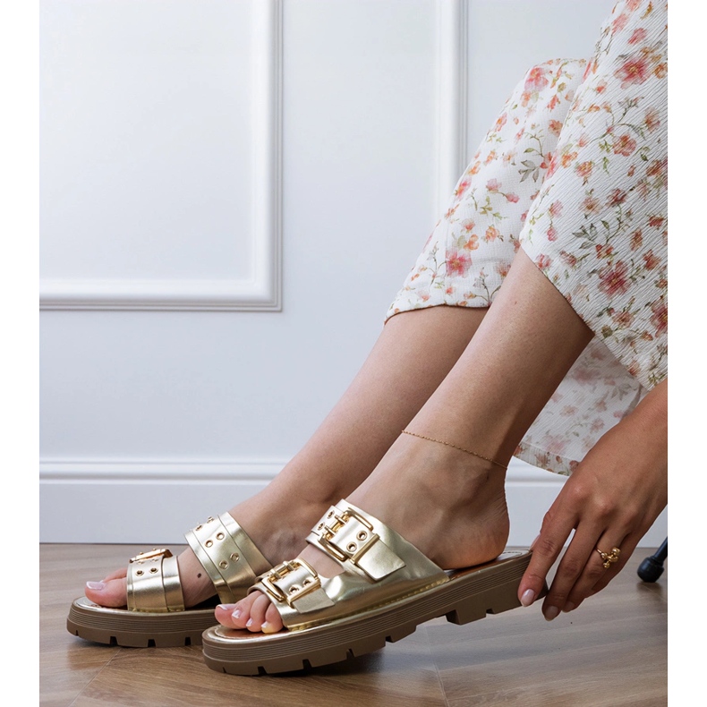 Kultainen litteä läppä 2