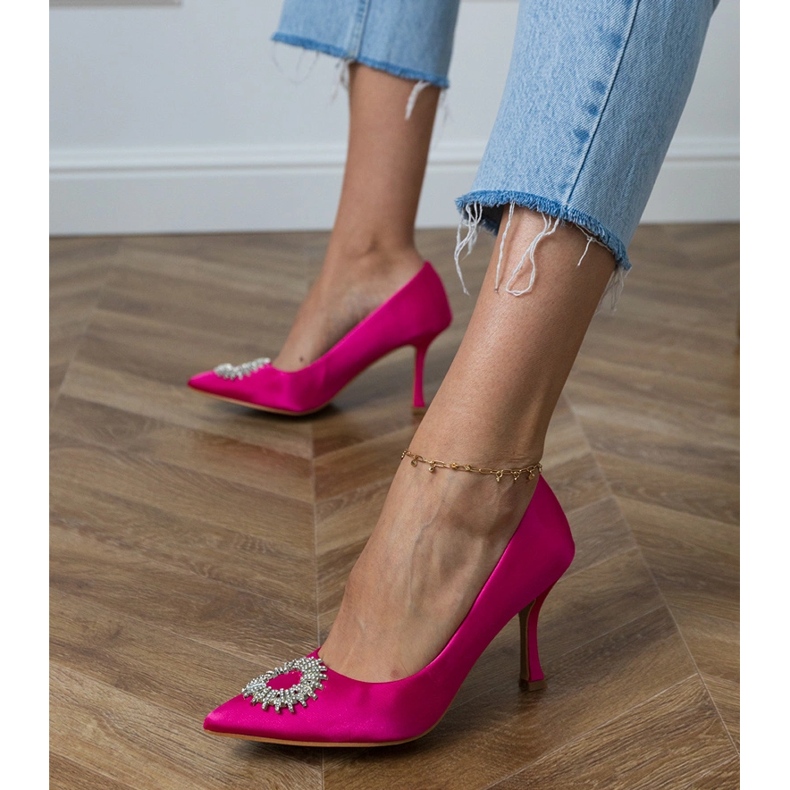 Vaaleanpunaiset satiinipumput zirkonilla vaaleanpunainen 2